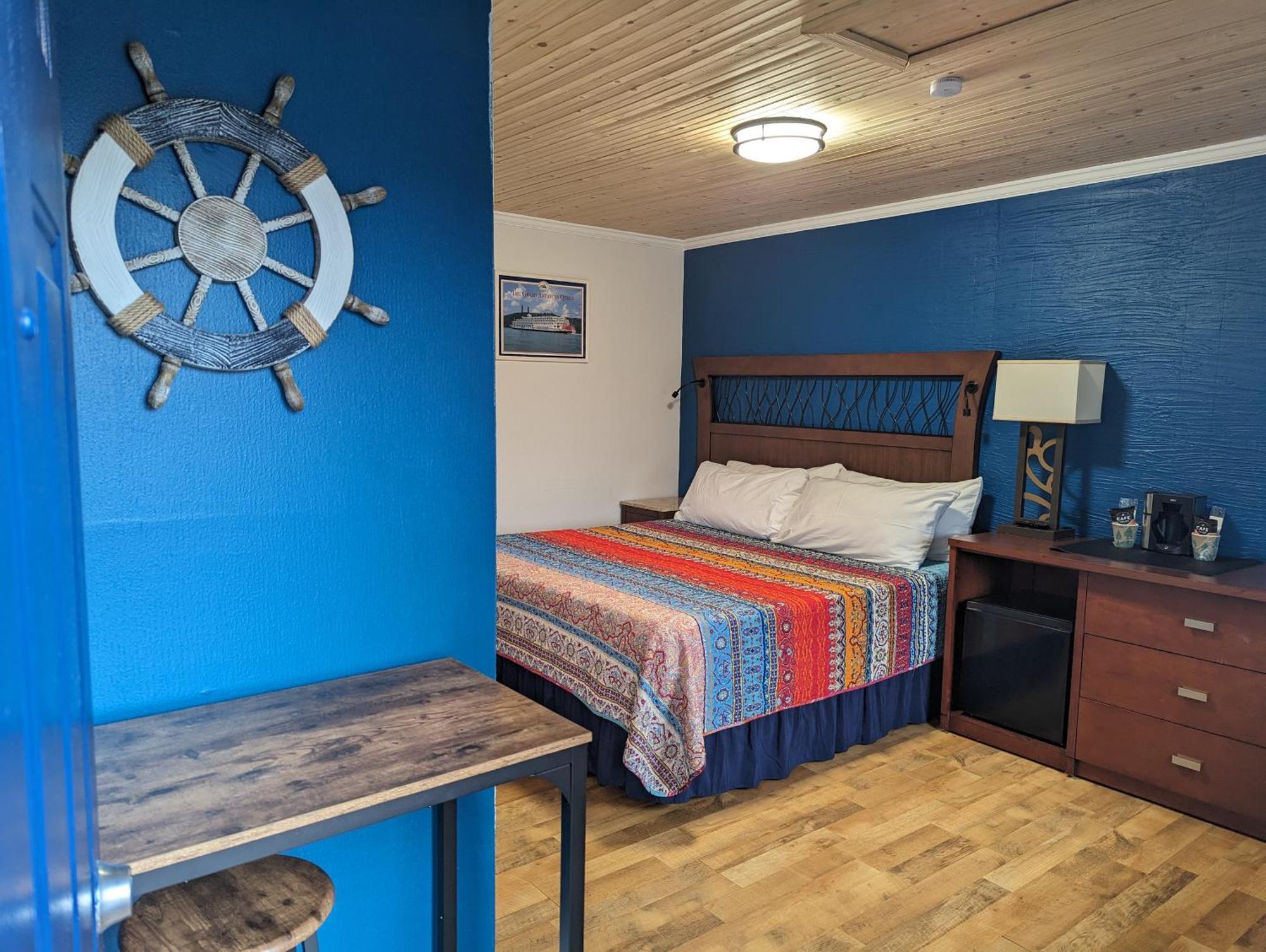 Hotel Riverboat &