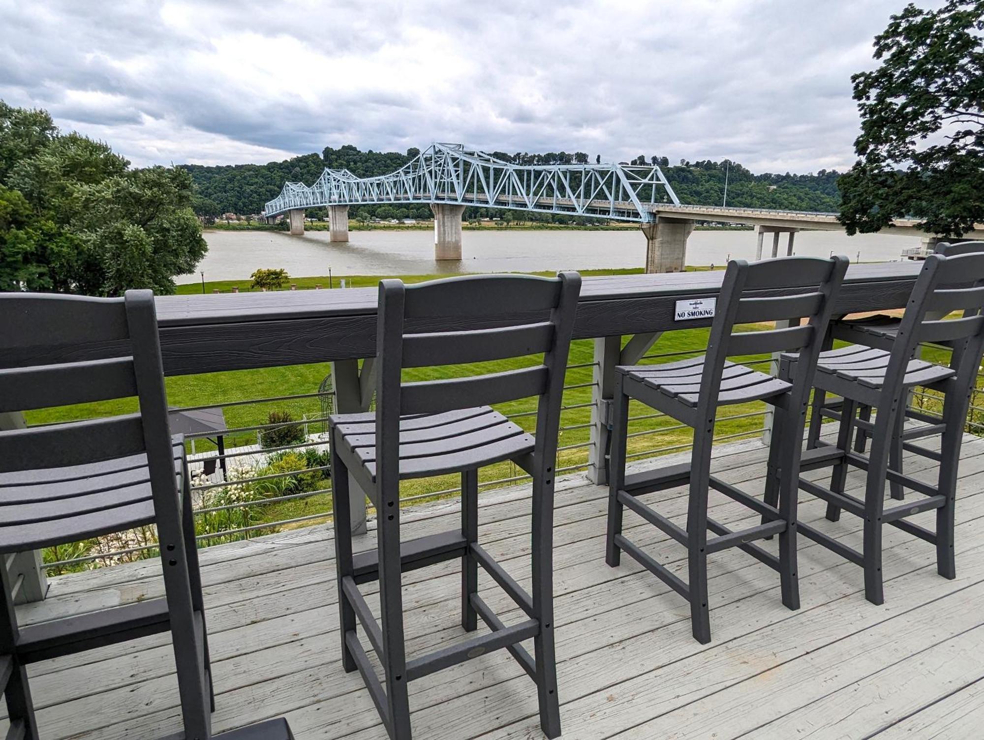 Hotel Riverboat &