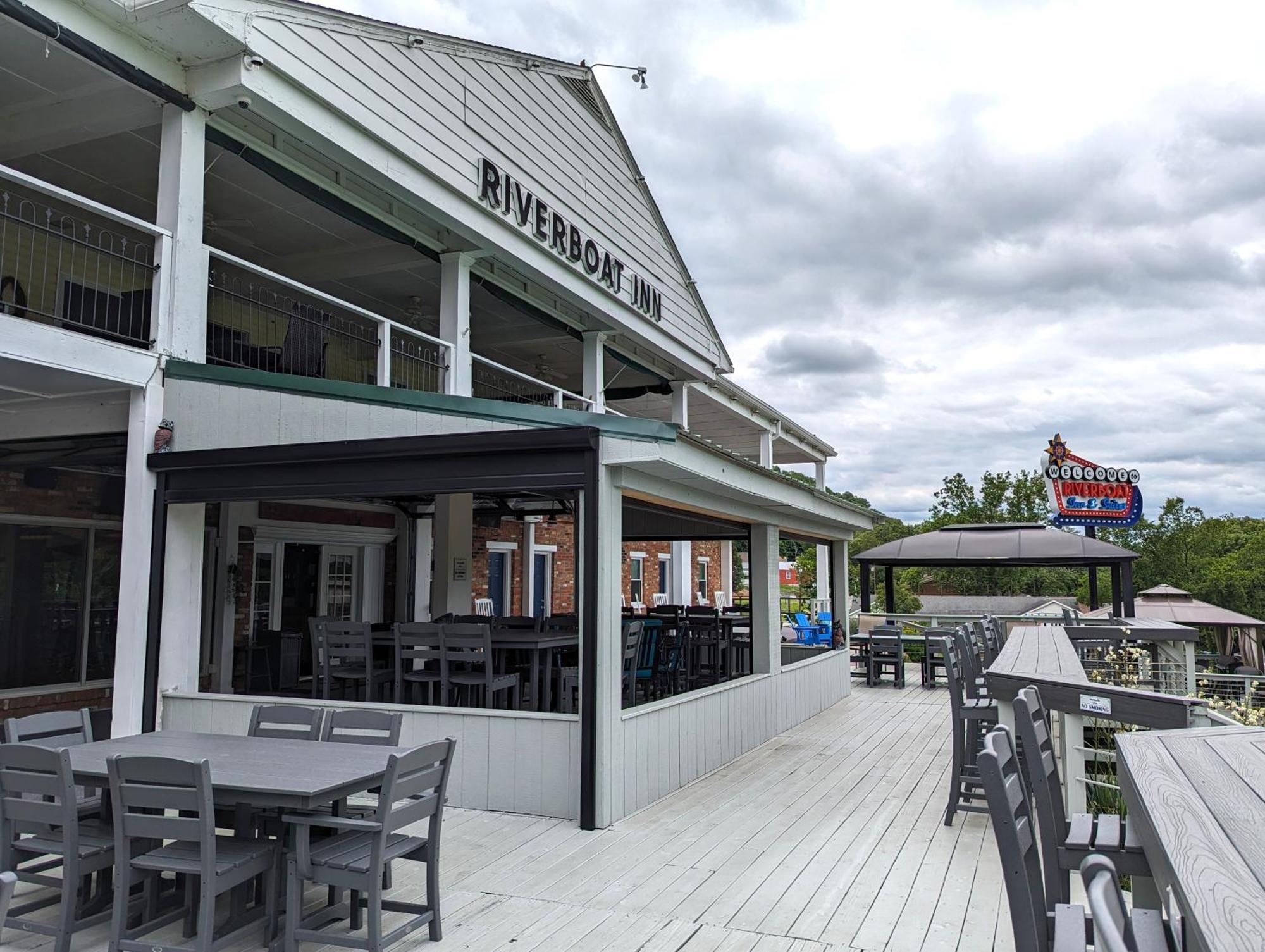 Riverboat & Hotel Madison